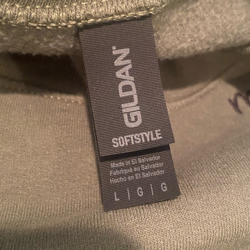 Gildan Mama Embroidered Crewneck Sweatshirt Women’s Large Olive Green Quality - Picture 2 of 10